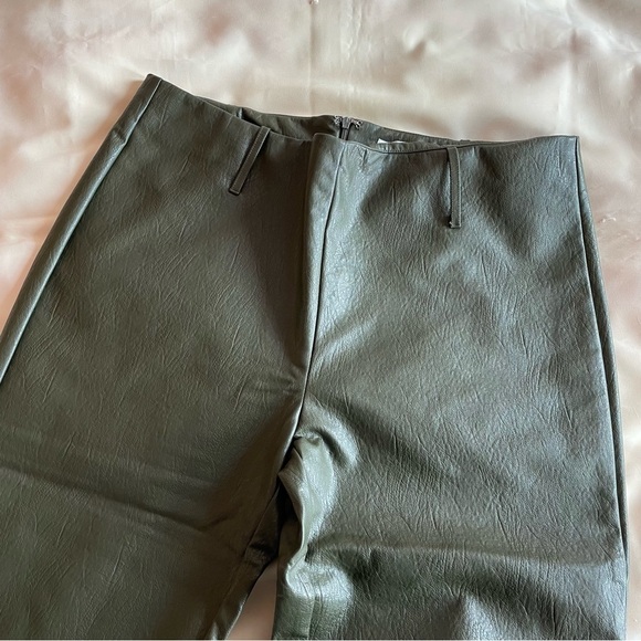 Tigermist- Olive Teddie PU Leather Mid Rise Flared Pants Size XL NWT - Picture 5 of 6
